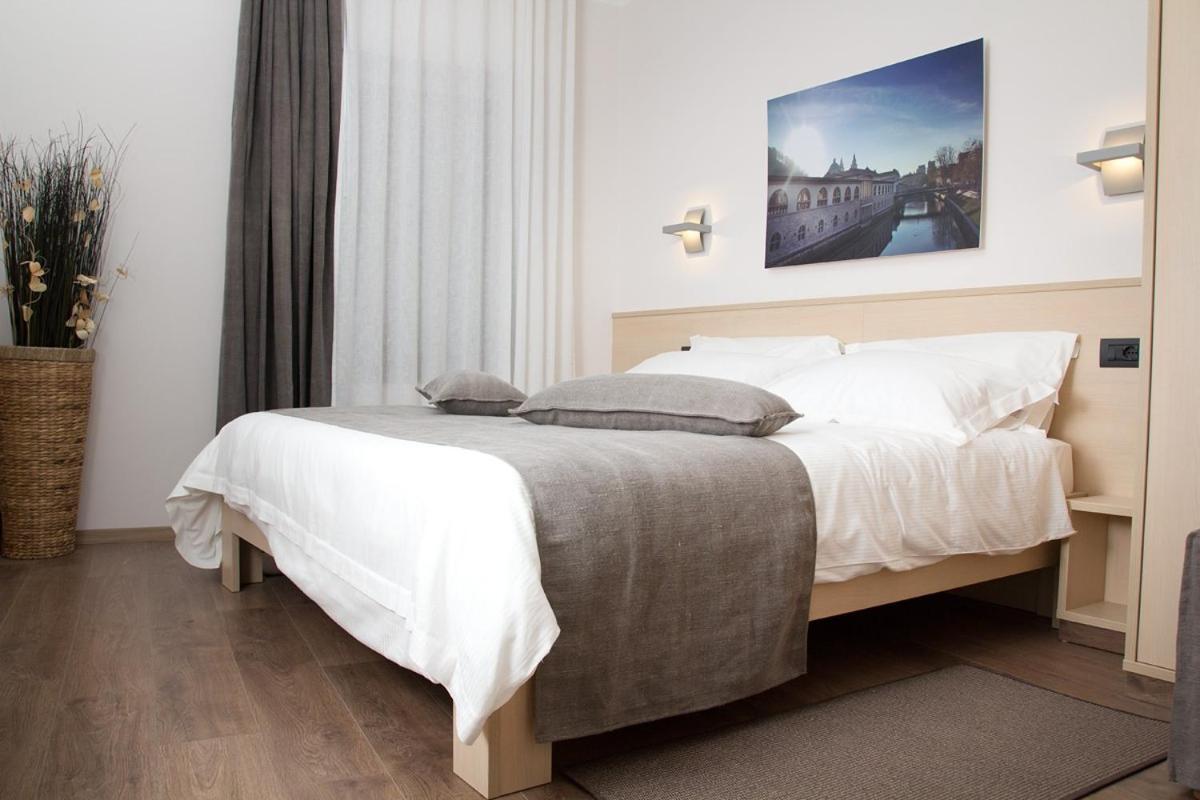 Urban Homy Ljubljana Bed & Breakfast Ngoại thất bức ảnh