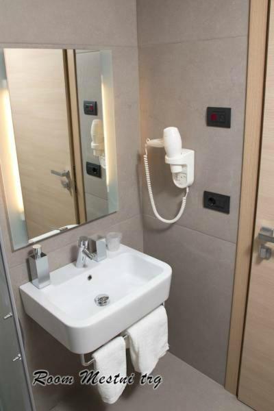Urban Homy Ljubljana Bed & Breakfast Ngoại thất bức ảnh